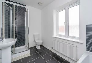En suite - click for photo gallery